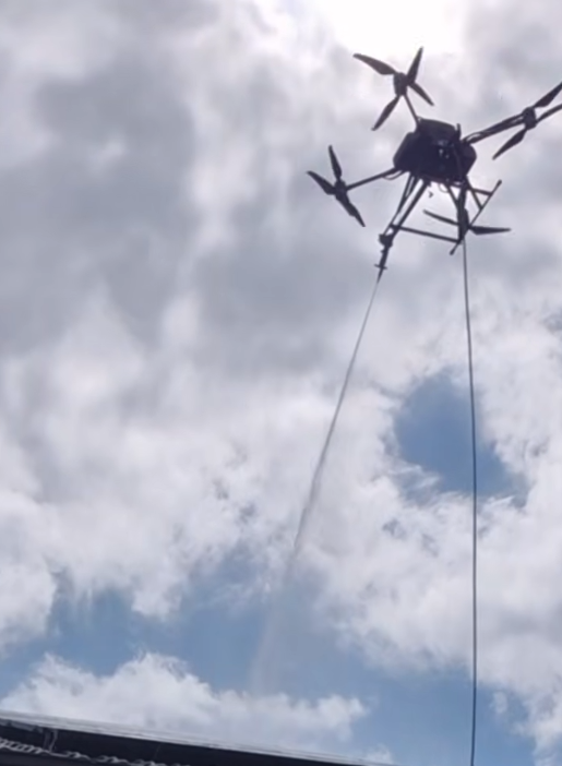 Nettoyage de 33 panneaux solaires par drone à Farciennes Nettoyage de 33 panneaux solaires par drone à Farciennes