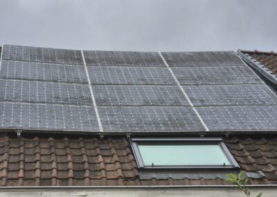 Nettoyage de panneaux solaires par drone à La Hulpe, dans le Brabant wallon