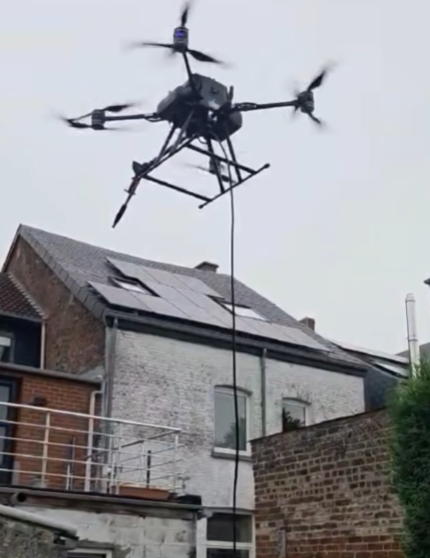 Nettoyage de panneaux solaires par drone à Ligny, Sombreffe Nettoyage de panneaux solaires par drone à Ligny, Sombreffe